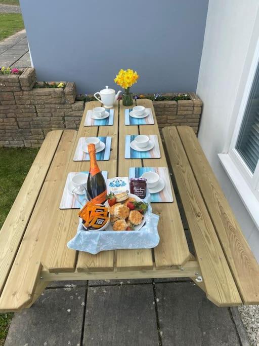 Surf'S Up! Perfect Base For Holidays Or Work In Cornwall St Columb Major Exterior foto